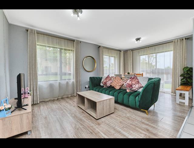 2 BEDROOM APARTMENT FOR SALE IN JACKAL CREEK GOLF ESTATE